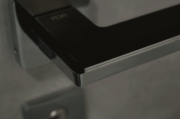Дверна ручка RDA Domino LED хром/чорний
